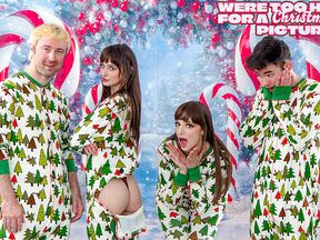 Were Too Horny For A Christmas Card Picture - S11:E2