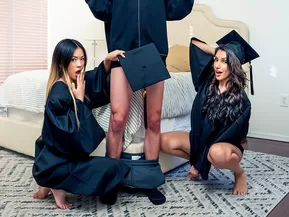 Stepsisters Graduation Day - S17:E4